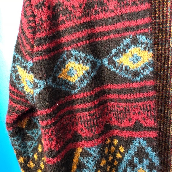 Long Aztec Sweater - Picture 4 of 4
